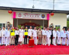นายอำเภอขนอมร่วมพิธีเปิดแพรคลุมป้ายและตัดริบบิ้นอาคารสำนักงานมูลนิธิสว่างขนอมธรรมสถาน