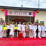 นายอำเภอขนอมร่วมพิธีเปิดแพรคลุมป้ายและตัดริบบิ้นอาคารสำนักงานมูลนิธิสว่างขนอมธรรมสถาน