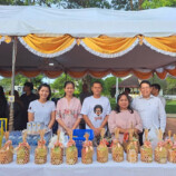 บริษัท ผลิตไฟฟ้าขนอม จำกัด ร่วมตักบาตร ถวายสังฆทาน และถวายภัตตาหาร ในวันครบรอบ ๒๙ ปี