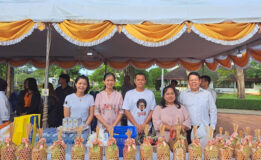 บริษัท ผลิตไฟฟ้าขนอม จำกัด ร่วมตักบาตร ถวายสังฆทาน และถวายภัตตาหาร ในวันครบรอบ ๒๙ ปี