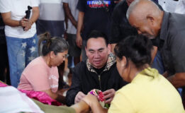 บินด่วนมาร่วมรดน้ำศพ “กำนันเหลิม” เฉลิม เหล่าสุวรรณ