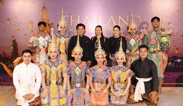 คณะศิลปกรรมฯ มรภ.สงขลา จับมือ รร.สายบุรี (แจ้งประชาคาร) ยกทีมเยือนมาเลเซีย  นำการแสดงทางวัฒนธรรมร่วมงานเลี้ยงรับรองเนื่องในวันชาติ และวันคล้ายวันเฉลิมพระชนมพรรษาในหลวง ร.9