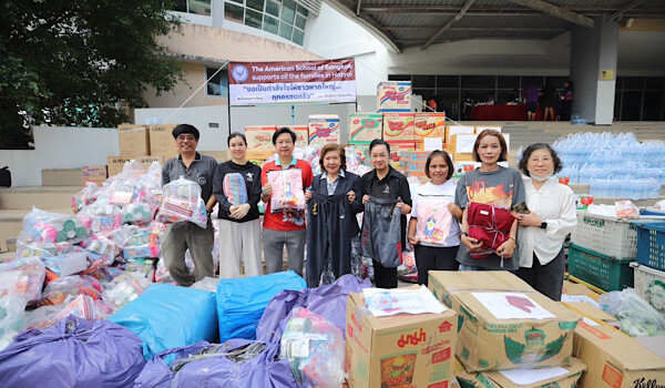 โรงเรียน นานาชาติ The American School of Bangkok ร่วมกับ และคุณ เขมนิจ จามิกรณ์ (แพนเค้ก) วัดป่าภูริทัตตปฎิปทาราม จ. ปทุมธานี บริษัทอุตสาหกรรมมิตรมงคล จำกัดได้ร่วมกันบริจาคสิ่งของ เพื่อช่วยเหลือบุคลากรของมหาวิทยาลัยหาดใหญ่ที่ได้รับผลกระทบ