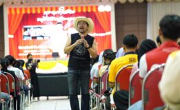 มรภ.สงขลา ดึง “น้าเน็ก” ถ่ายทอดมุมมอง “สุข ทุกข์ในชีวิต อยู่ที่วิธีคิดฯ” สร้างภูมิคุ้มกัน นศ. เรียนรู้การจัดการอารมณ์ในการแก้ปัญหาชีวิต